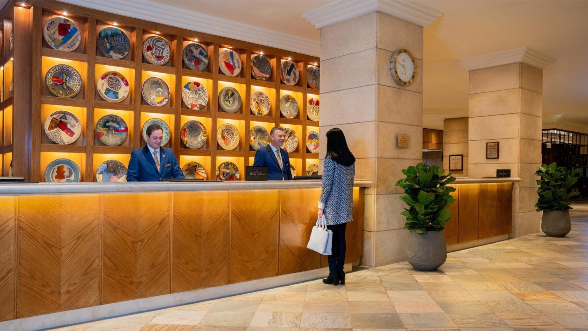 Intercontinental Jordan By Ihg Hotel Amman Exterior photo The lobby of the Four Seasons Hotel in London